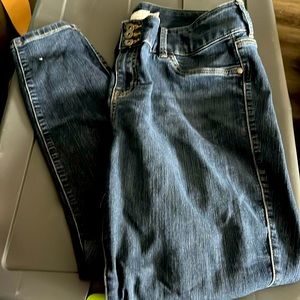 Torrid sz20R blue jegging med to dark wash.